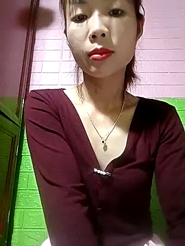 Snapshot of AmyLinee01 chatting on 17, 4, 2026 AmyLinee01 online show from 17, 4, 2026