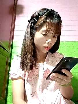 Snapshot of AmyLinee01 chatting on 28, 4, 2026 AmyLinee01 online show from 28, 4, 2026