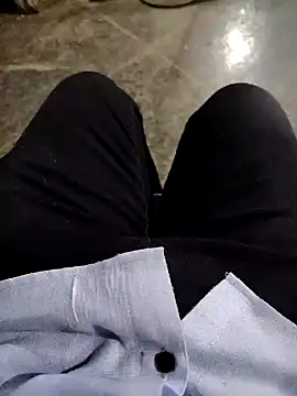 Snapshot of roselover2222 chatting on 27, 3, 2026 roselover2222 online show from 27, 3, 2026