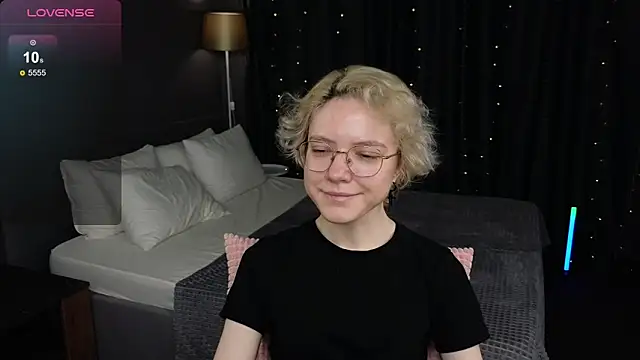 Snapshot of HottoKori chatting on 4, 6, 2026 HottoKori online show from 4, 6, 2026