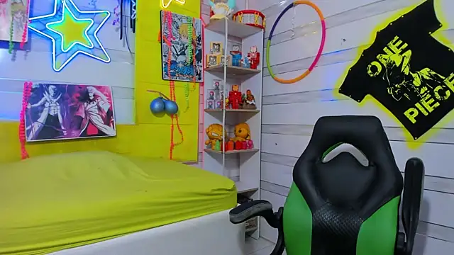 zoe mature36 online show from 8, 4, 2026