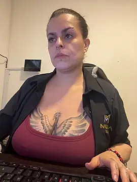 Snapshot of MiaHotboobs chatting on 30, 5, 2026 MiaHotboobs online show from 30, 5, 2026