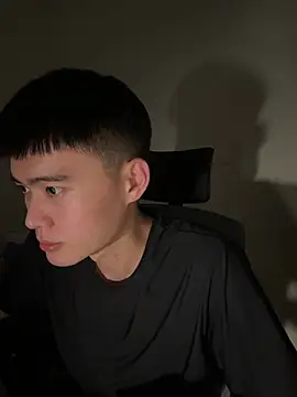 Snapshot of CalvinHY chatting on 6, 8, 2026 CalvinHY online show from 6, 8, 2026