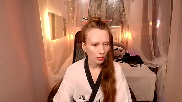 Snapshot of NicoleMiless chatting on 14, 4, 2026 NicoleMiless online show from 14, 4, 2026