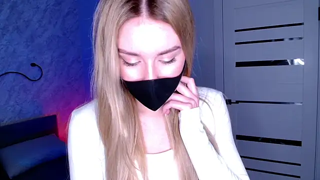 LulyDOLL online show from 8, 4, 2026