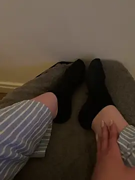Snapshot of LilouPieds chatting on 11, 4, 2026 LilouPieds online show from 11, 4, 2026