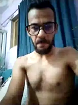 Snapshot of Alimohamed08 chatting on 4, 7, 2026 Alimohamed08 online show from 4, 7, 2026