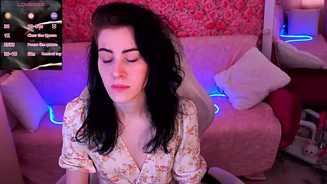 CurleyBlueEyes online show from 25, 3, 2026