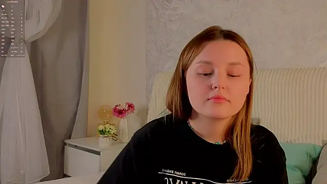 Snapshot of LorriMonz chatting on 25, 6, 2026 LorriMonz online show from 25, 6, 2026