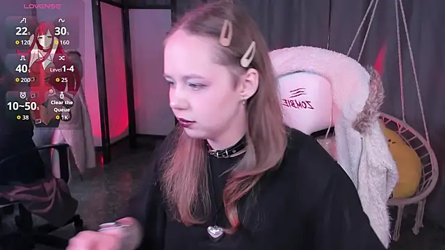 LeonaHicks online show from 13, 4, 2026