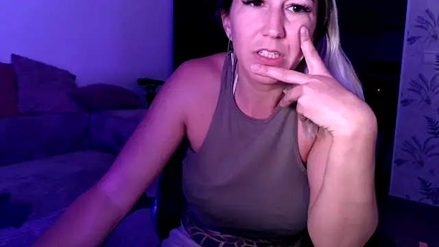 Snapshot of kendra_peach chatting on 25, 3, 2026 kendra peach online show from 25, 3, 2026