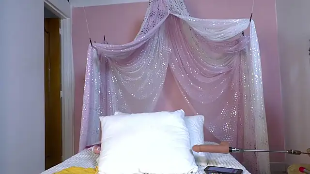Snapshot of selene_moretti chatting on 16, 7, 2026 selene moretti online show from 16, 7, 2026