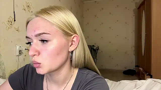 Sophia Blonde online show from 6, 4, 2026