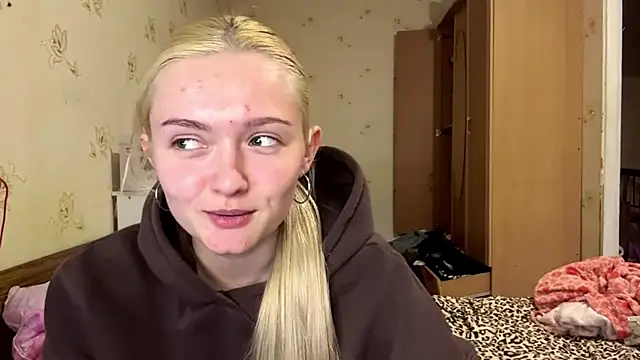 Sophia Blonde online show from 10, 4, 2026