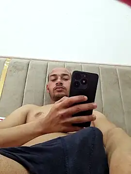 QueueedActivist online show from 29, 3, 2026