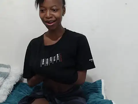 Snapshot of SexyPetite_22 chatting on 7, 6, 2026 SexyPetite 22 online show from 7, 6, 2026