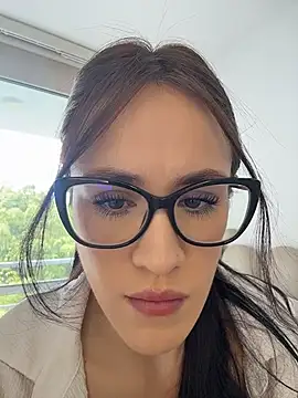 SerenaFox  online show from 4, 4, 2026