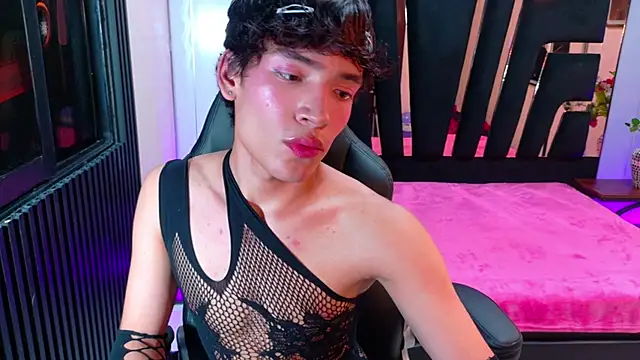 IsaacNovaa online show from 5, 4, 2026