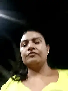Snapshot of moon__issa chatting on 12, 6, 2026 moon issa online show from 12, 6, 2026