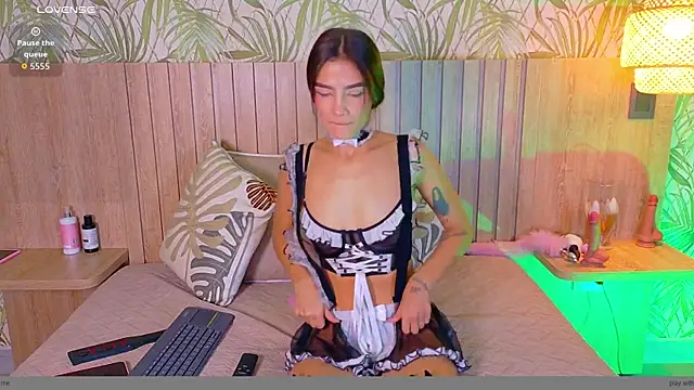 Snapshot of Charlott__18 chatting on 19, 5, 2026 Charlott 18 online show from 19, 5, 2026