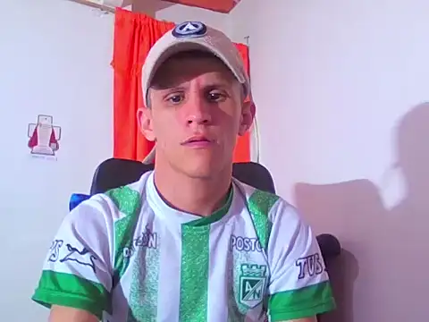 Snapshot of alejandro_stone12 chatting on 30, 4, 2026 alejandro stone12 online show from 30, 4, 2026