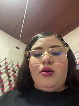 kitty  pinnk online show from 29, 3, 2026