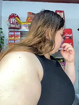 Snapshot of kitty__pinnk chatting on 6, 6, 2026 kitty pinnk online show from 6, 6, 2026
