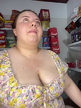 Snapshot of kitty__pinnk chatting on 9, 6, 2026 kitty pinnk online show from 9, 6, 2026