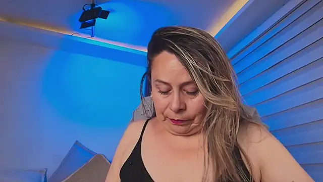 Snapshot of Cinthya_roberts chatting on 14, 6, 2026 Cinthya roberts online show from 14, 6, 2026