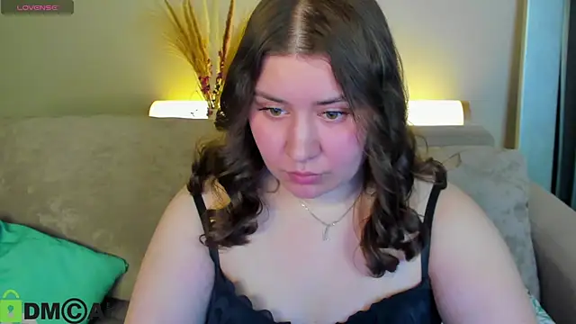 Snapshot of Maya_Raay chatting on 10, 4, 2026 Maya Raay online show from 10, 4, 2026
