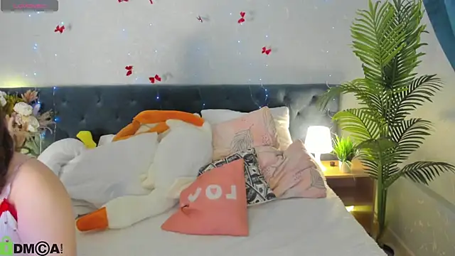 Snapshot of Maya_Raay chatting on 17, 4, 2026 Maya Raay online show from 17, 4, 2026