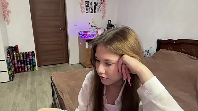 Snapshot of NyelleSpir chatting on 15, 4, 2026 NyelleSpir online show from 15, 4, 2026