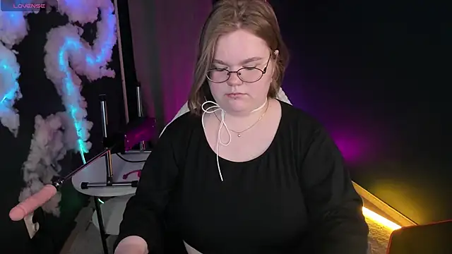 Snapshot of Maneela_Kennedy chatting on 15, 4, 2026 Maneela Kennedy online show from 15, 4, 2026