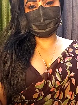 Snapshot of Anushka_flower chatting on 4, 5, 2026 Anushka flower online show from 4, 5, 2026