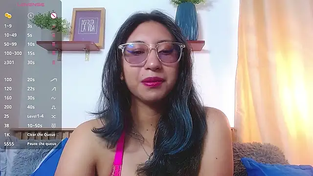 Snapshot of Violet_2003 chatting on 14, 7, 2026 Violet 2003 online show from 14, 7, 2026