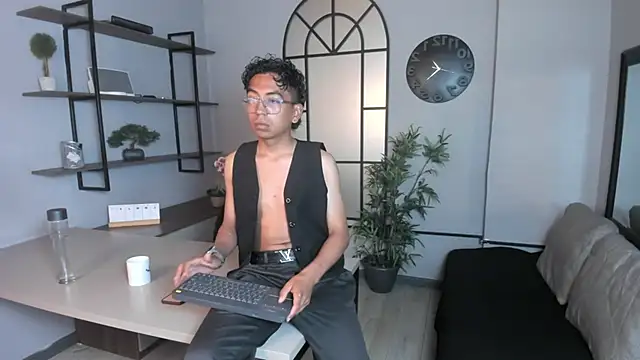 mike salaz online show from 27, 3, 2026