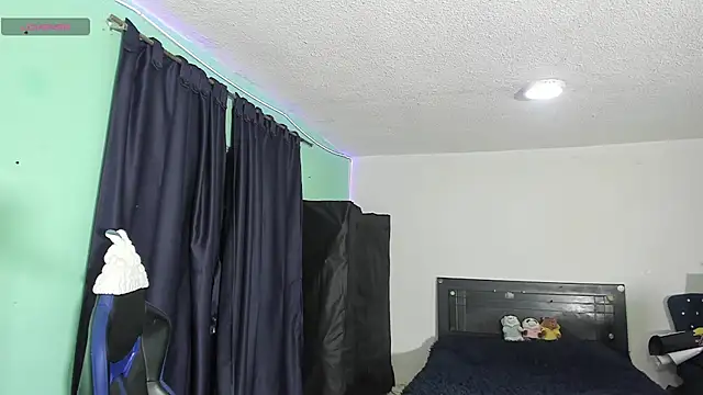 Snapshot of TYLERhHOT2005 chatting on 28, 3, 2026 TYLERhHOT2005 online show from 28, 3, 2026