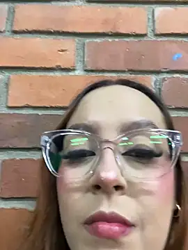 Snapshot of victoria_luxx_ chatting on 27, 3, 2026 victoria luxx online show from 27, 3, 2026