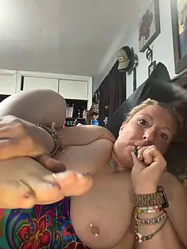 Snapshot of sweetkacibaby chatting on 25, 4, 2026 sweetkacibaby online show from 25, 4, 2026