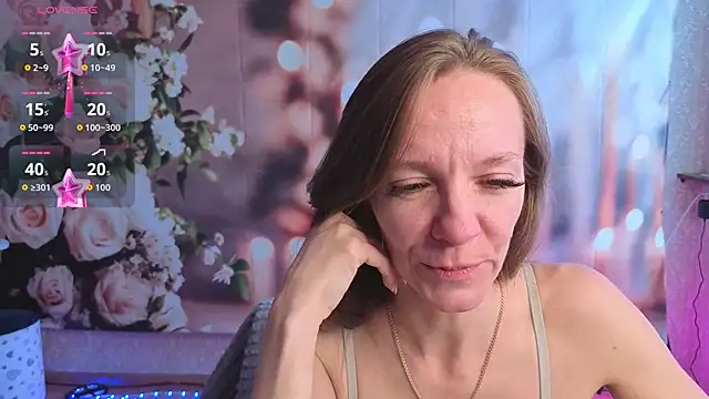 Snapshot of jesica_mooonn chatting on 5, 4, 2026 jesica mooonn online show from 5, 4, 2026