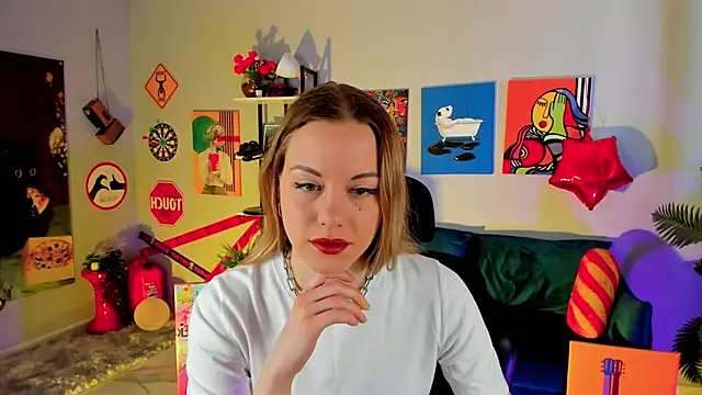 VireliaMoonfall online show from 17, 4, 2026