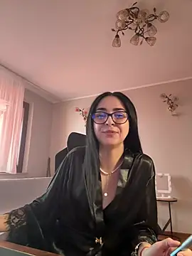 TheaMerve online show from 17, 4, 2026