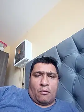 Snapshot of luis20212 chatting on 8, 4, 2026 luis20212 online show from 8, 4, 2026