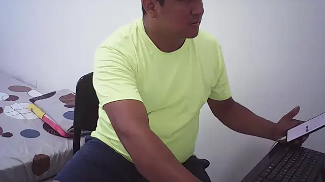 Snapshot of luis20212 chatting on 7, 5, 2026 luis20212 online show from 7, 5, 2026