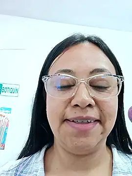 Snapshot of Violeta--7 chatting on 15, 4, 2026 Violeta--7 online show from 15, 4, 2026