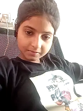 Snapshot of TANU01990 chatting on 1, 4, 2026 TANU01990 online show from 1, 4, 2026