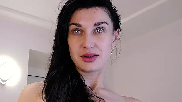 Snapshot of AriannaCruise chatting on 18, 4, 2026 AriannaCruise online show from 18, 4, 2026
