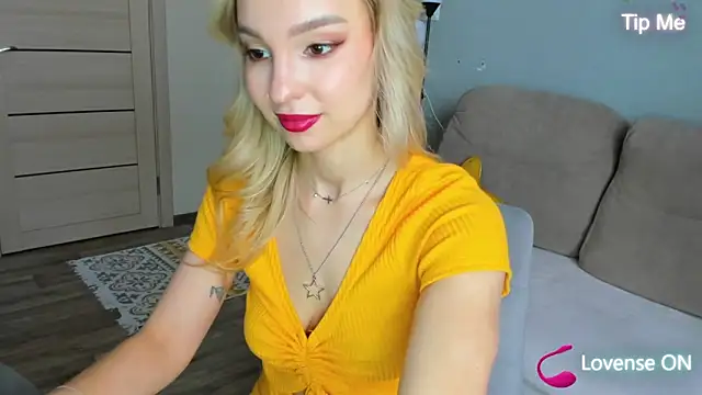 Snapshot of MelodyIllves chatting on 13, 5, 2026 MelodyIllves online show from 13, 5, 2026