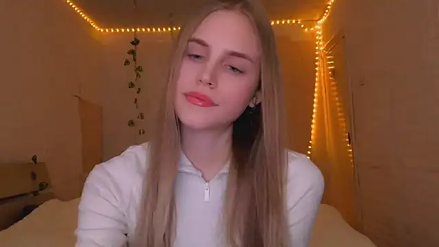 Snapshot of EveCoutch chatting on 27, 3, 2026 EveCoutch online show from 27, 3, 2026