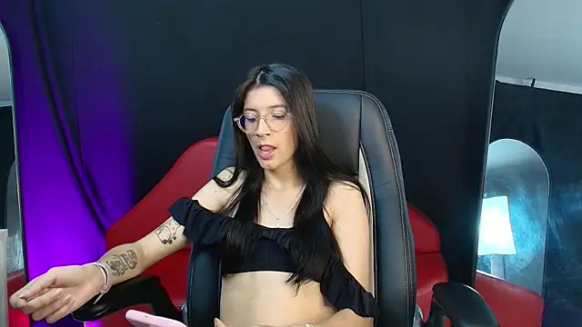 Snapshot of jazminswee chatting on 30, 4, 2026 jazminswee online show from 30, 4, 2026